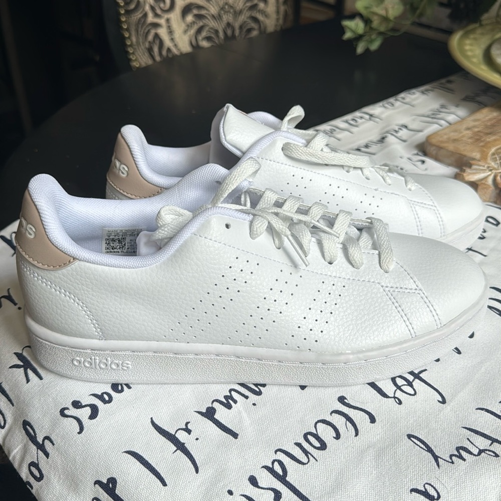 Adidas Advantage Cloudfoam Tennis Shoe